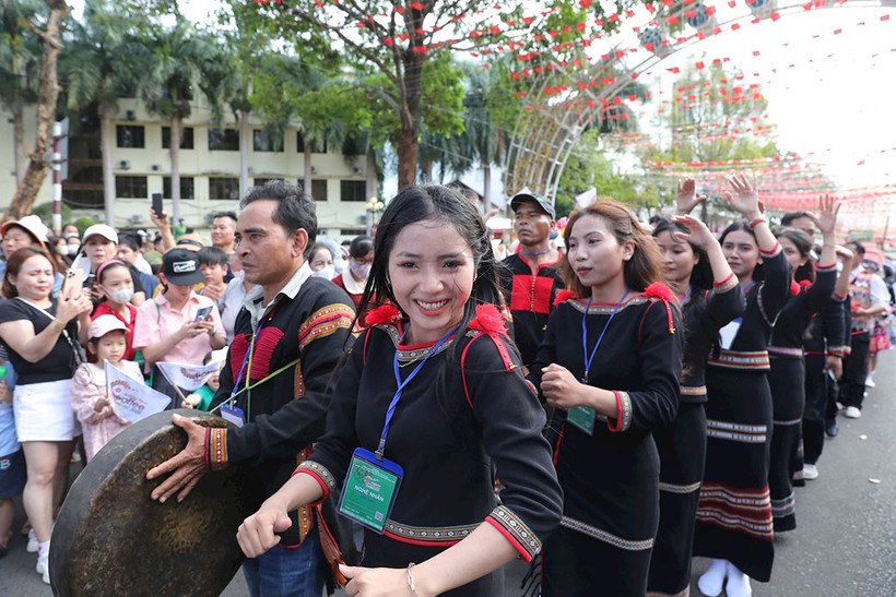Không gian cồng chiêng tạo nên sản phẩm du lịch đặc thù cho các tỉnh Tây Nguyên.